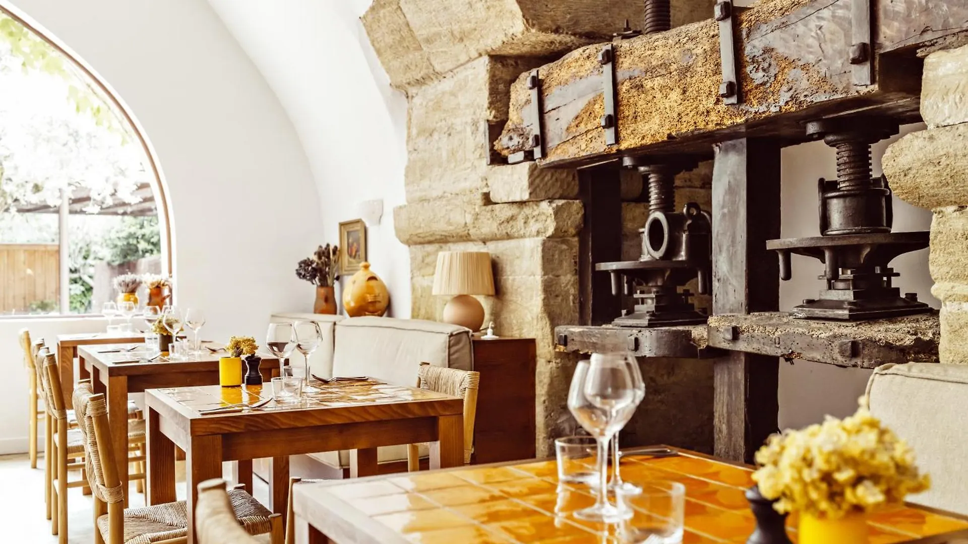 Le Moulin, Lourmarin, A Beaumier Hotel